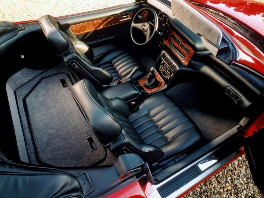 Интерьер Aston Martin V8 Volante (Series I) 1978 года  (WW) (фото 7 из 8)